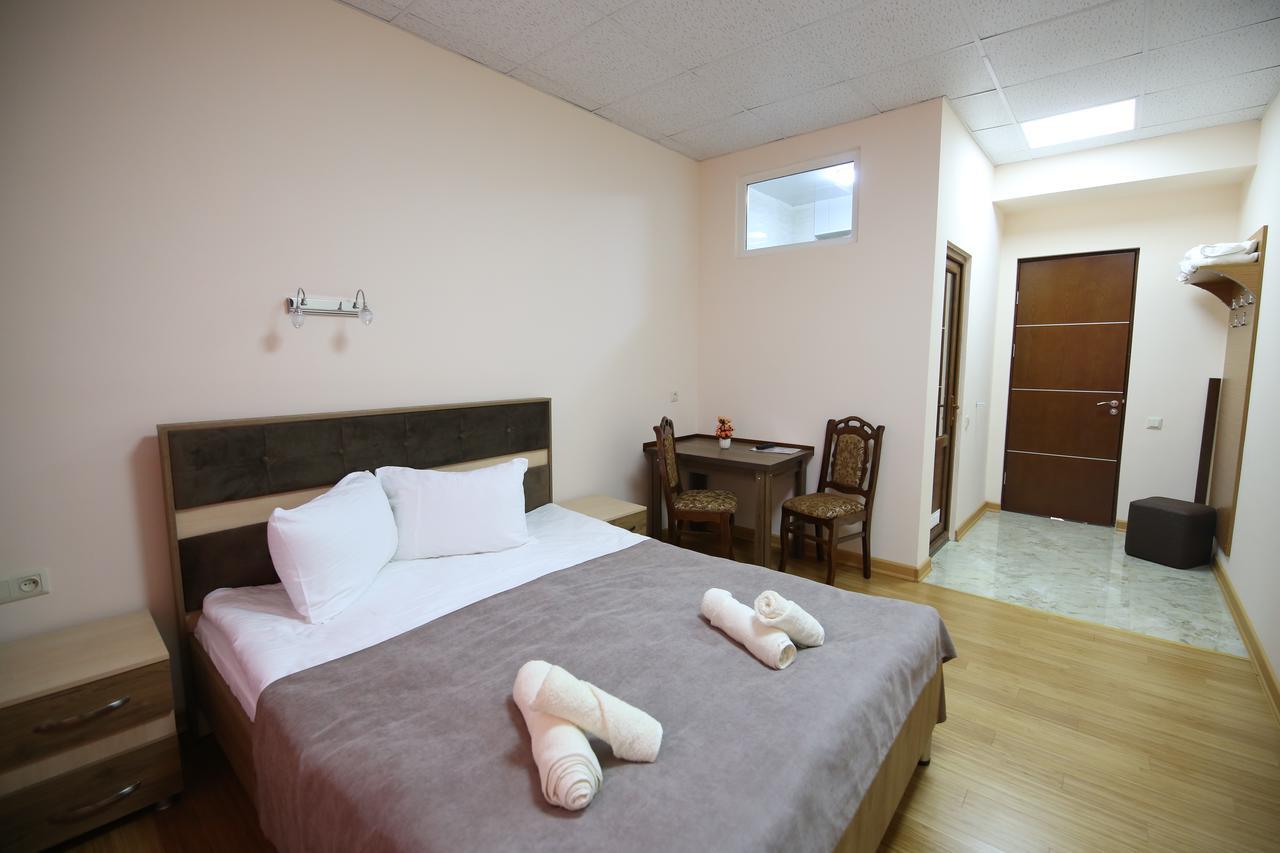 Hotel Mars Zugdidi Exterior photo