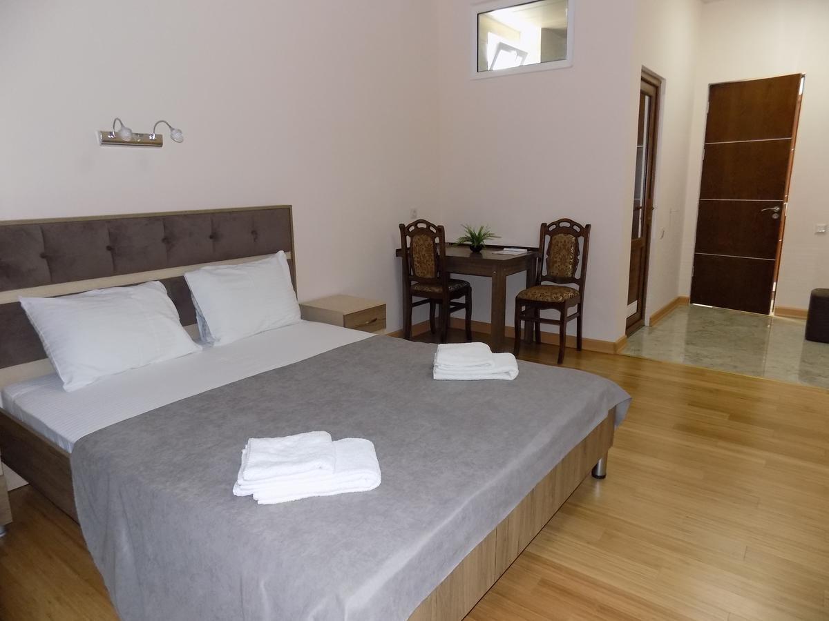 Hotel Mars Zugdidi Exterior photo